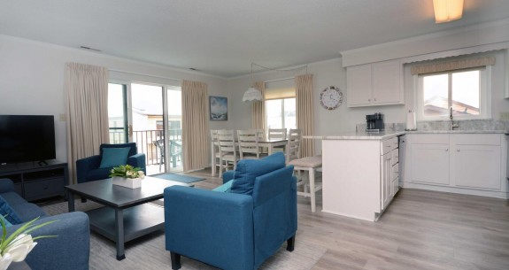 Sea Lure II 304 Living Area