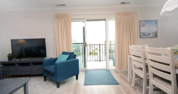 Sea Lure II 304 Living Area