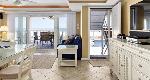 Living area at Ocean City Boardwalk Suites N-1