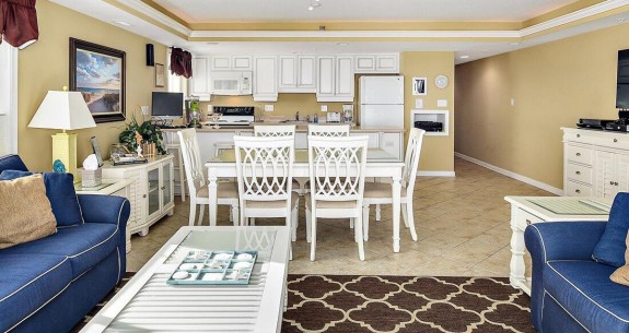 Living/Dining Room at Ocean City Boardwalk Suites S2