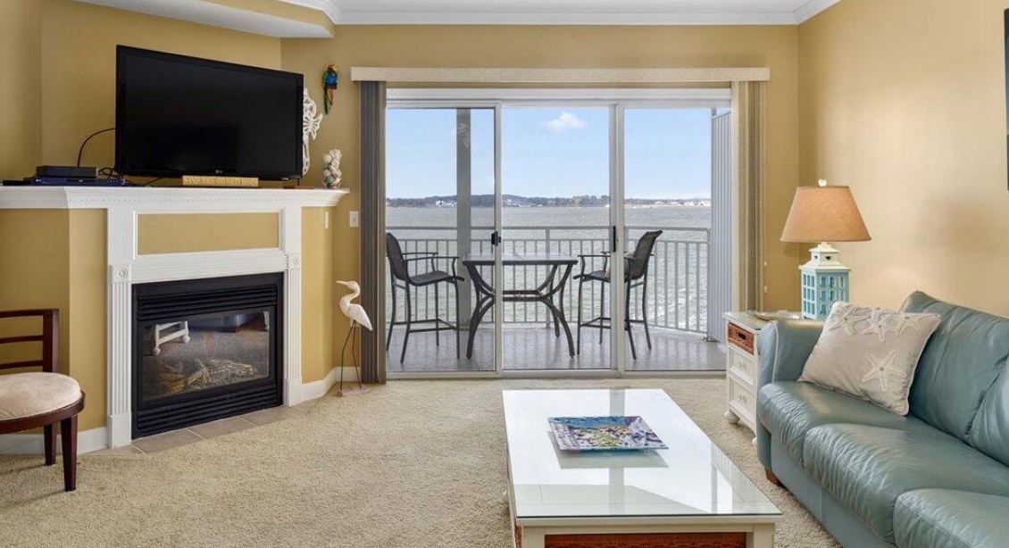 Bahia Vista # 302 Living-Area