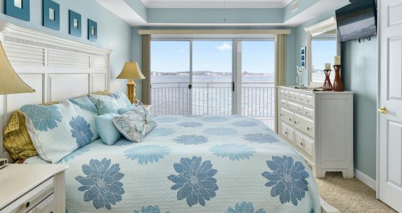 Bahia Vista 302 King-Master-Bedroom Bay front