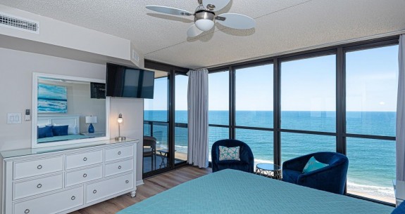 Queen-Bedroom Ocean Front