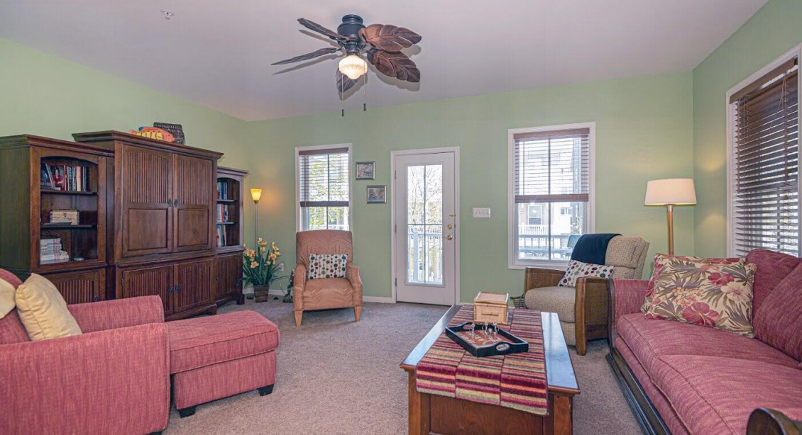Sunset Island 7-Living-Area