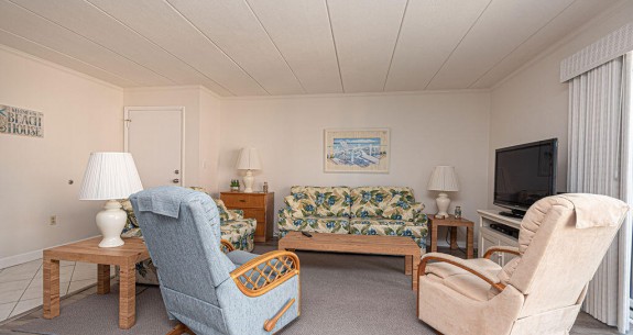 PURNELL HOUSE 405 - LIVING-AREA