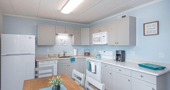 PURNELL HOUSE 405 - KITCHEN