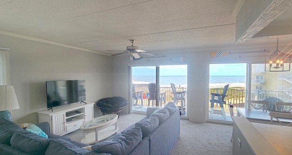 DIAMOND HEAD 312 -LIVING-AREA