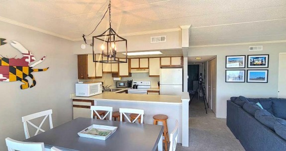 DIAMOND HEAD 312 - DINING AND KITCHEN-AREA