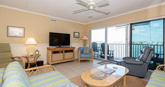 ASSATEAGUE HOUSE 302 Living Area