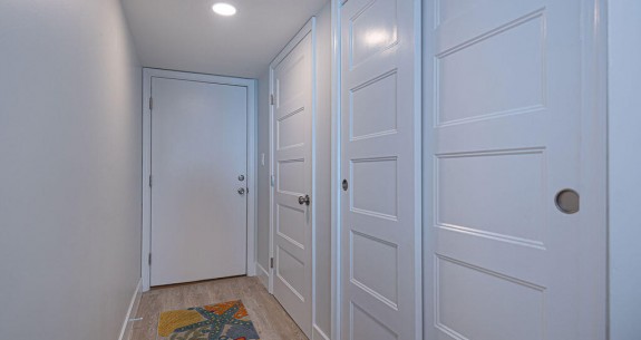 Fountainhead Towers 1501 - Entry Hallway