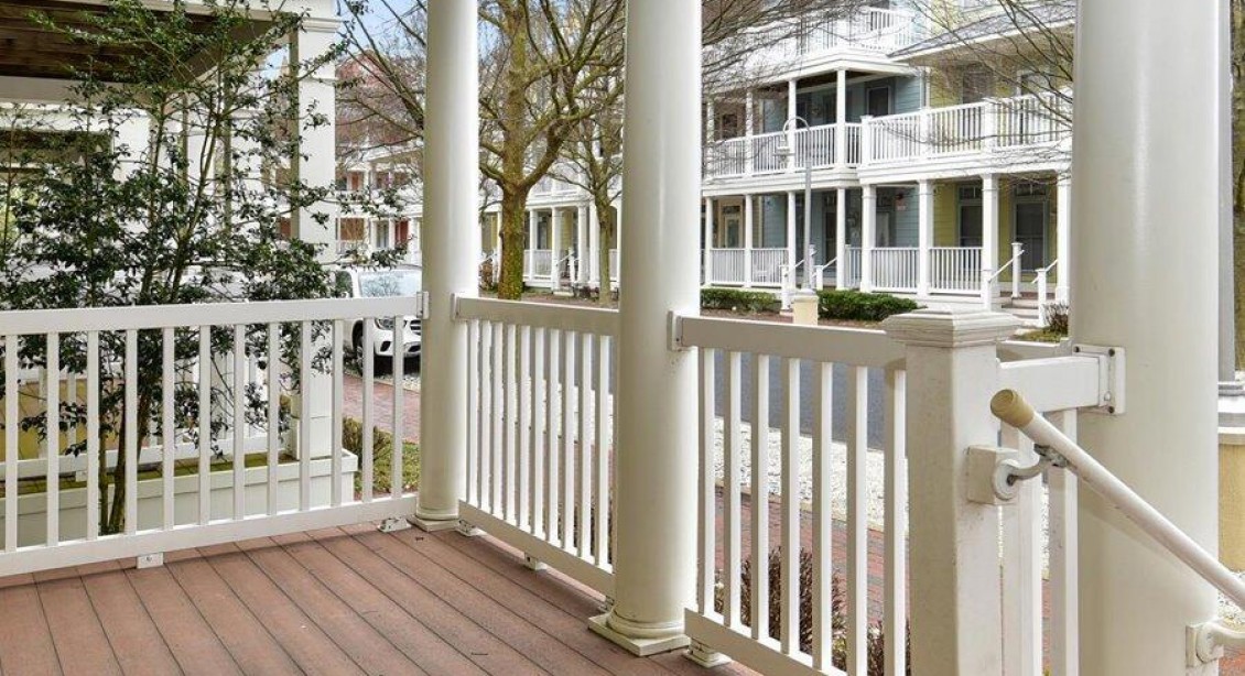 Sunset Island 15-Entry-Deck