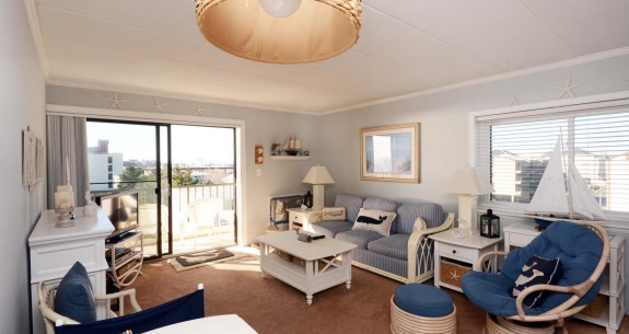 EAST WINDS WEST 302WLIVING-AREA