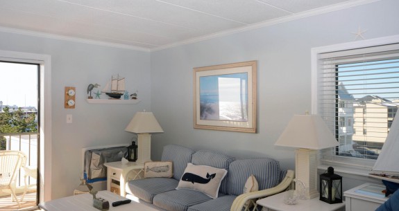 EAST WINDS WEST 302W-LIVING-AREA