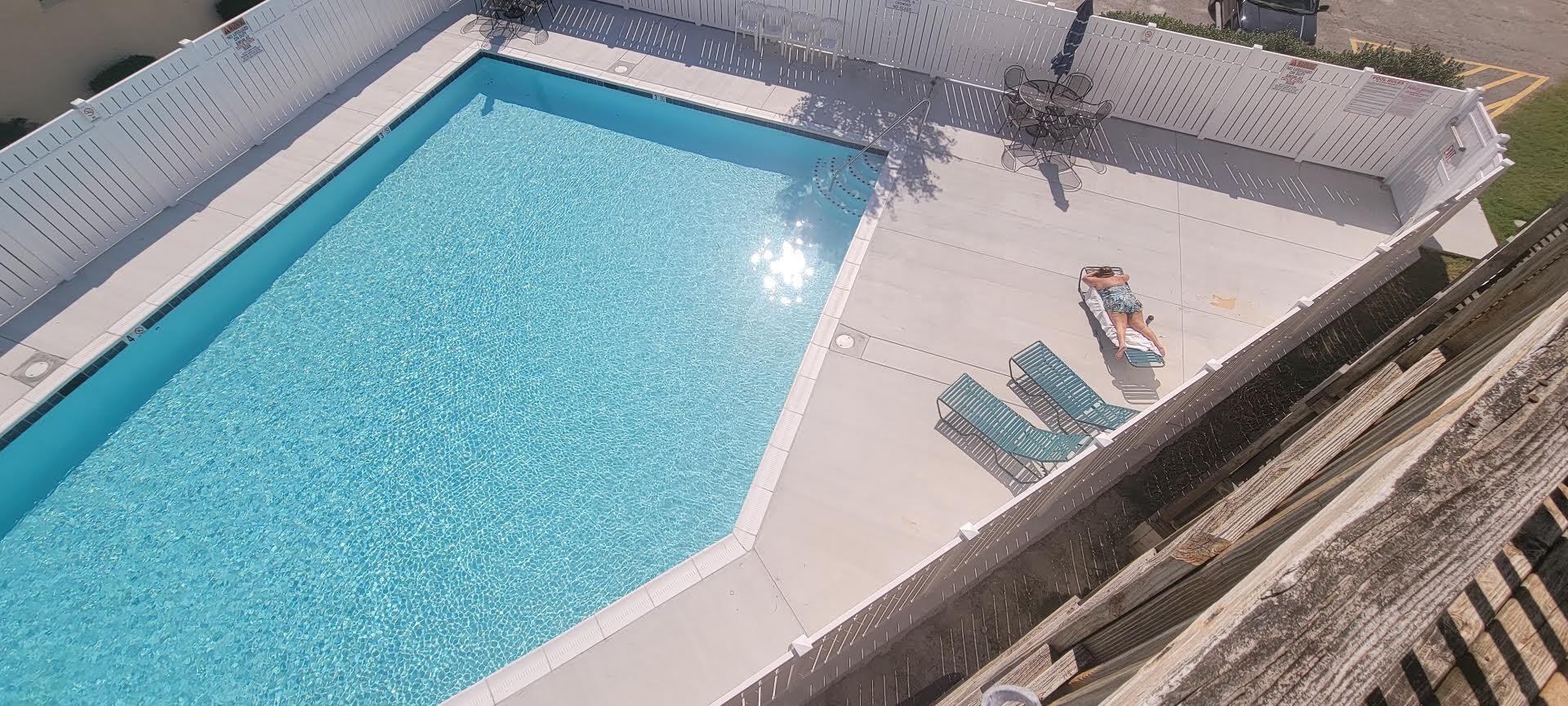 OUTDOOR-POOL