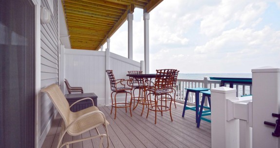 LIVING-ROOM-DECK