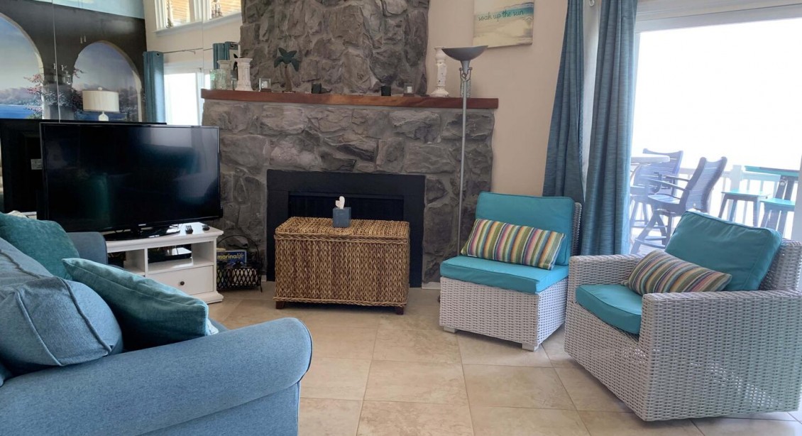 LIVING-AREA
