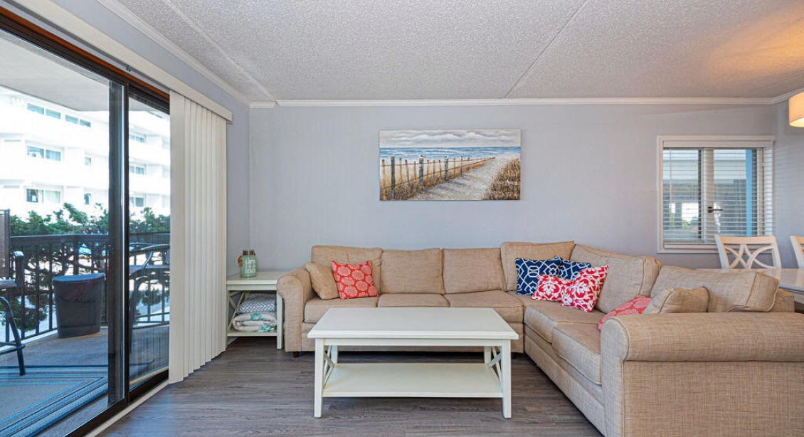 LIVING-AREA-SURFSIDE-80-WEST-101