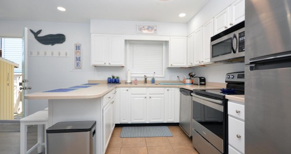 112 NEWPORT BAY DR. #B-KITCHEN