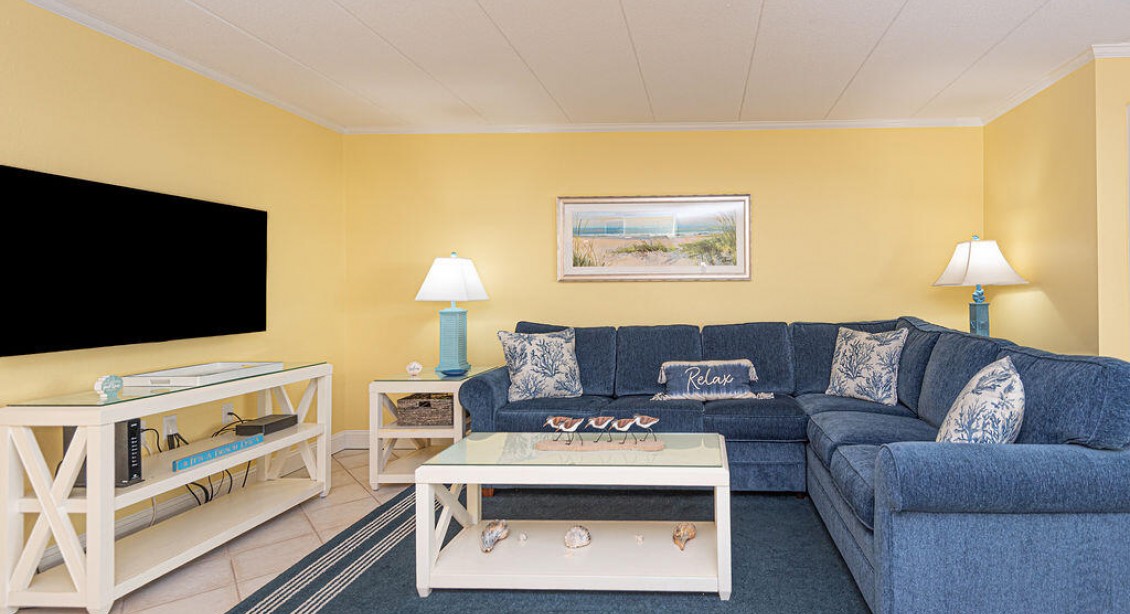 LIVING-AREA-CANVASBACK-105-OCEAN-CITY