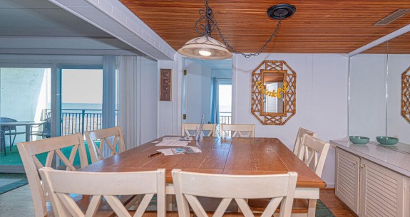 Beachloft 3G-Dining Room