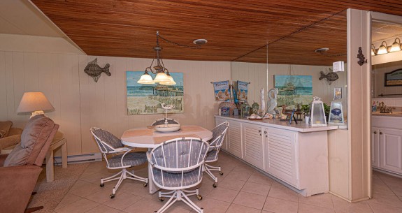 Beachloft 3B-Dining Area