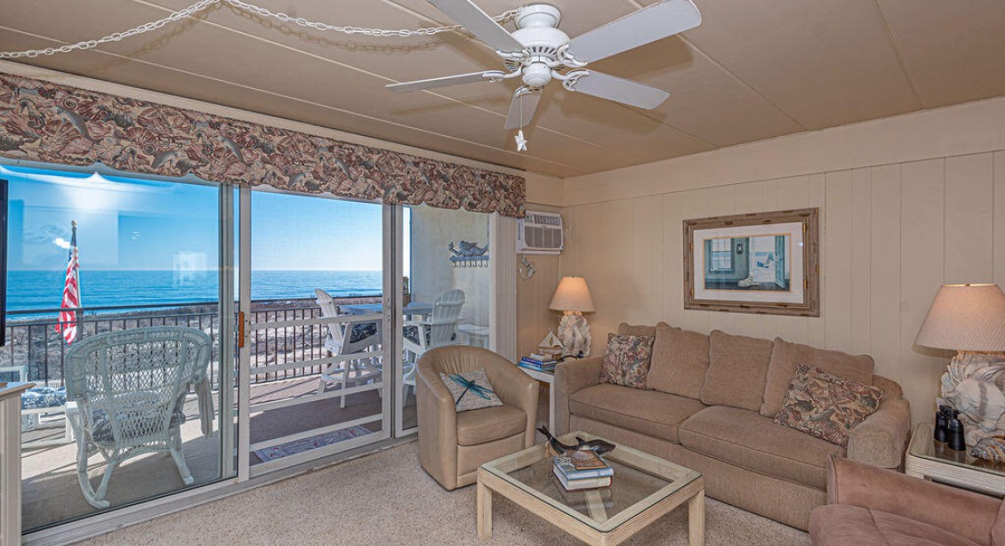 Beachloft 3B-Living Room