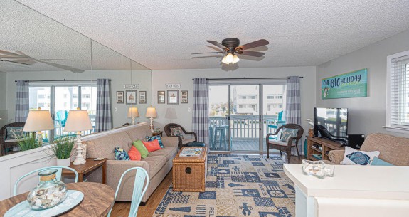 Hidden Harbor F-119 Living Area