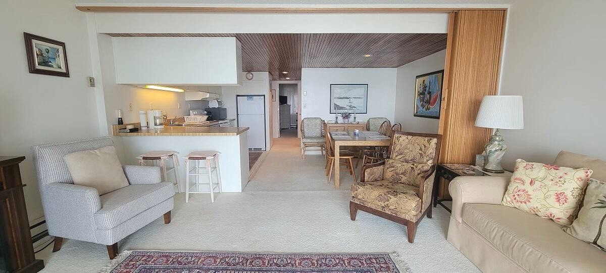 LIVING-AREA