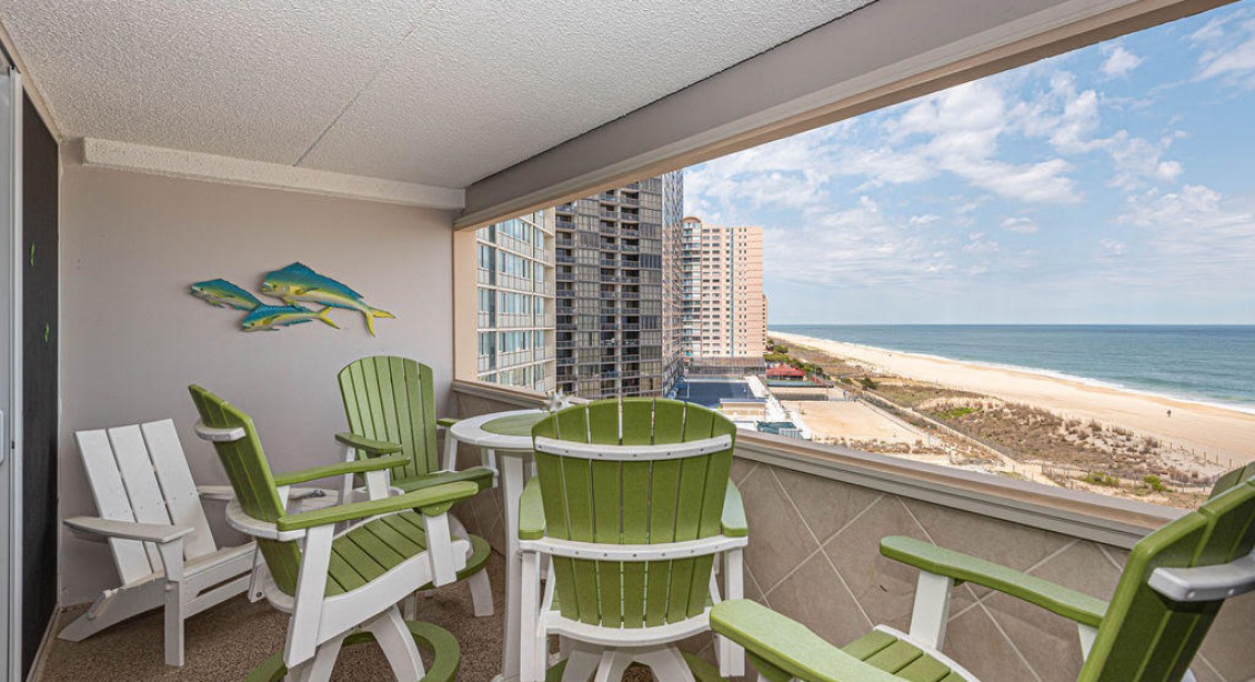 Atlantis 607 OPEN-BALCONY-VIEW
