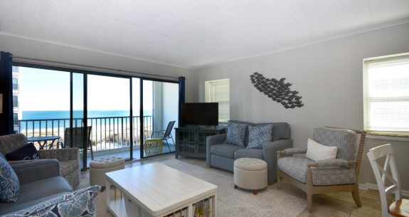 LIVING-AREA-FOUR-SEASONS-504-OCEAN-CITY