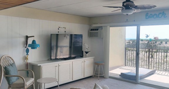 LIVING-AREA-BEACHLOFT 1E