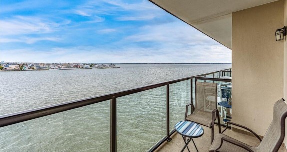 Harbour Sails 504 - Bayfront Balcony