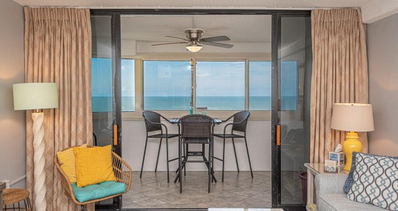 OCEANFRONT-BALCONY