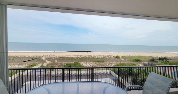 HIGHPOINT NORTH 3-H-BALCONY-VIEW