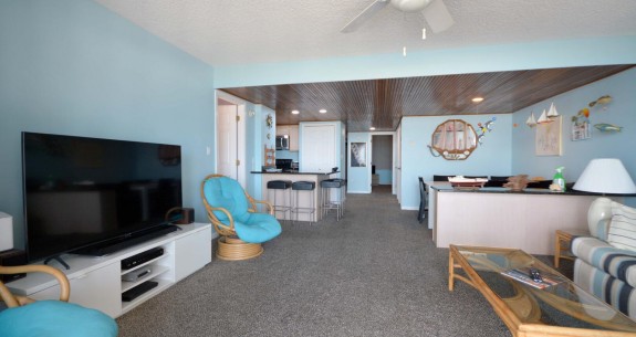 HP NORTH 3-H-LIVING-AREA