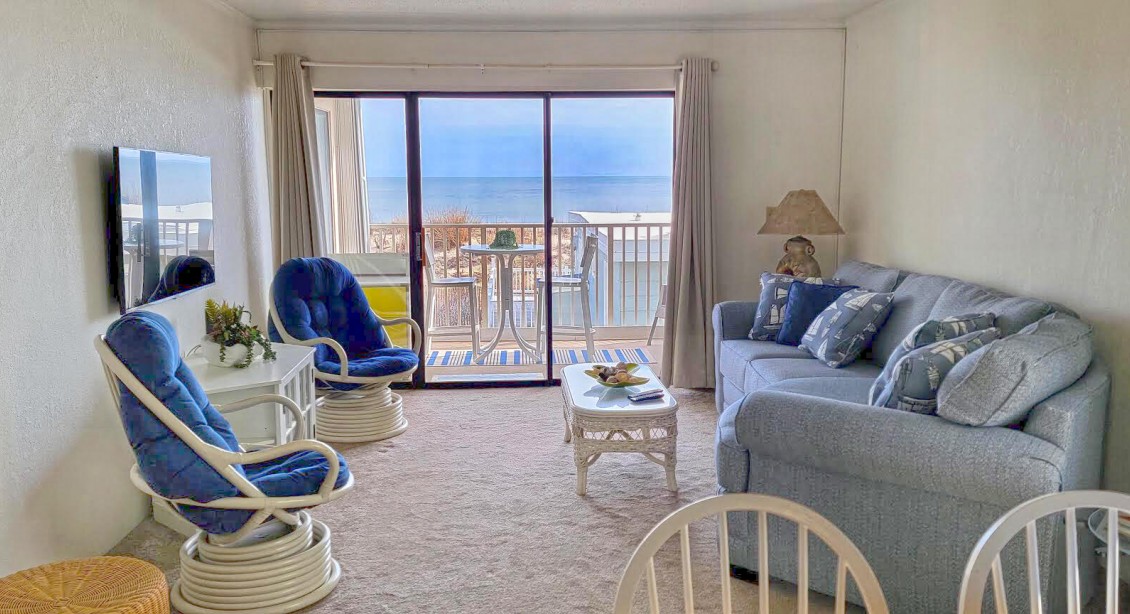 Even Keel 201 Living Area