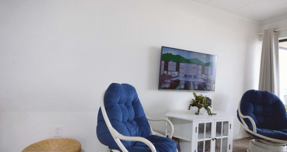 Even Keel 201 Living Area