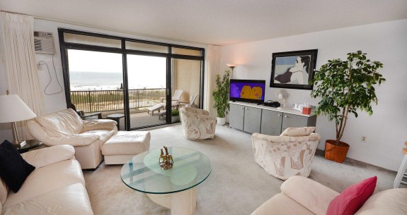 Highpoint North 2-A Living Area