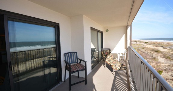 Spinnaker 33 Oceanfront Balcony