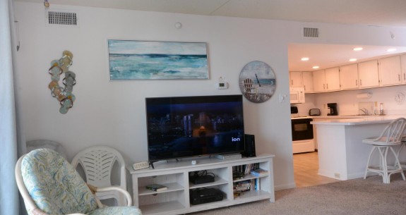 QUAY 1103-LIVING-AREA