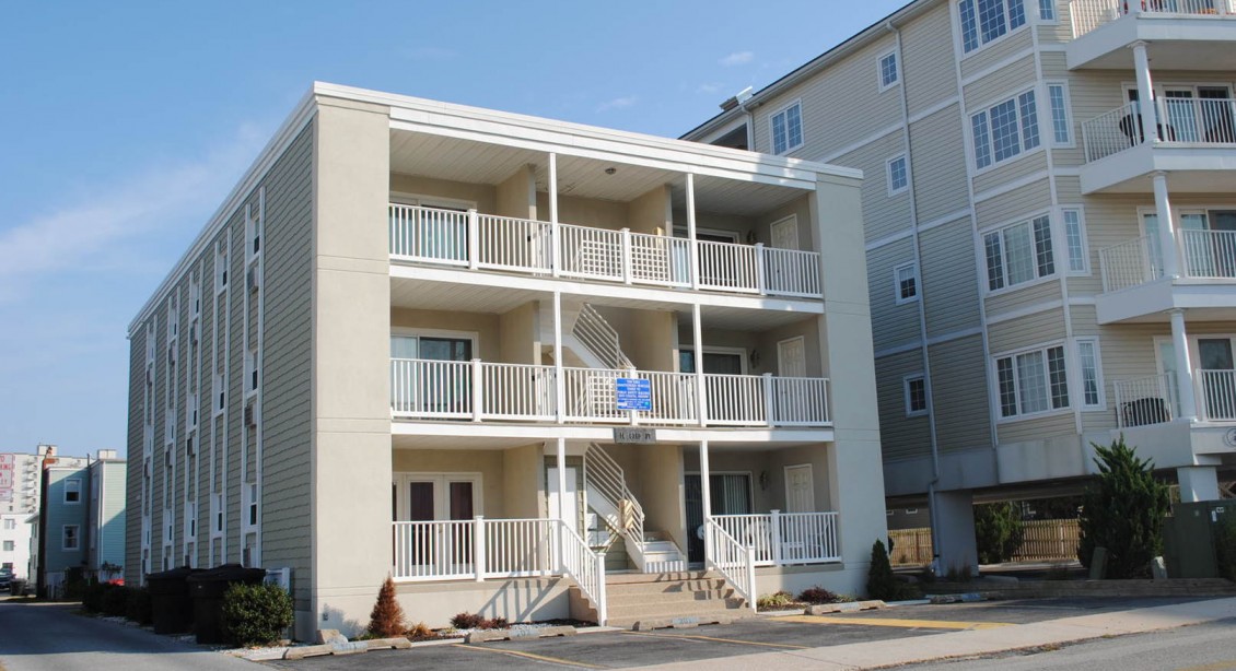 SEA  RAIDER 302 BUILDING