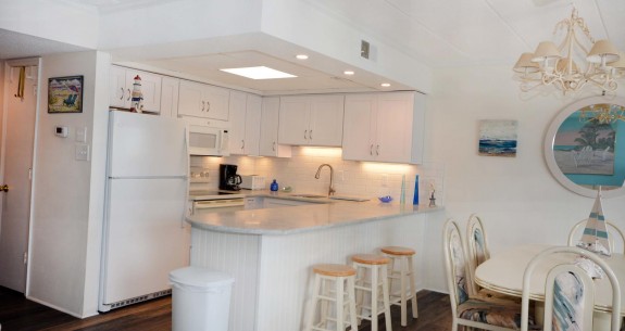 Ocean Princess 406 KITCHEN-DINING-AREA