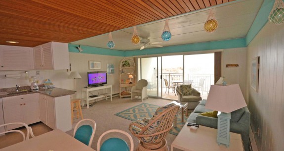 Beachloft 1-D Oceanfront Living Area