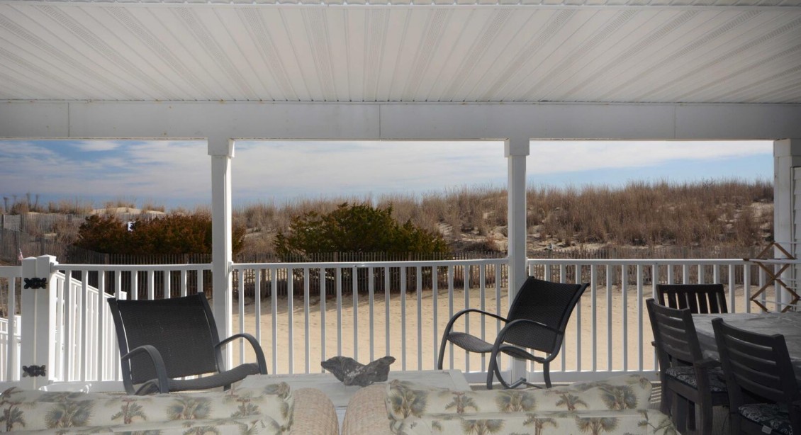 VIEW-OF-BALCONY-FROM-LIVING-ROOM