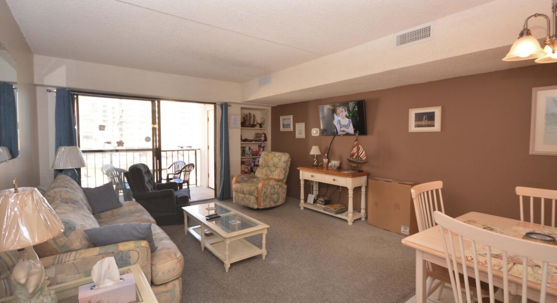 BLUEWATER EAST 303-S - Living-Area