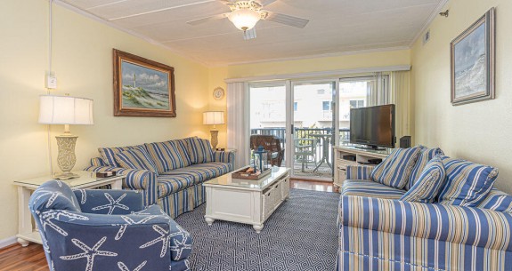 SANDPIPER DUNES 113 - LIVING ROOM