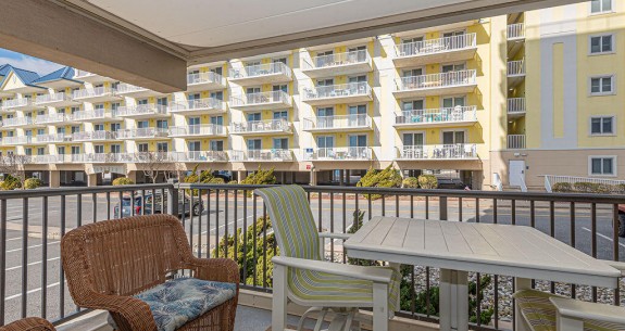 SANDPIPER DUNES 113 - VIEW & BALCONY