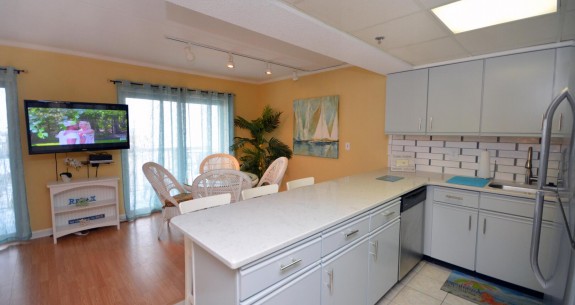 Kitchen/Dining area at Bay Princess 116