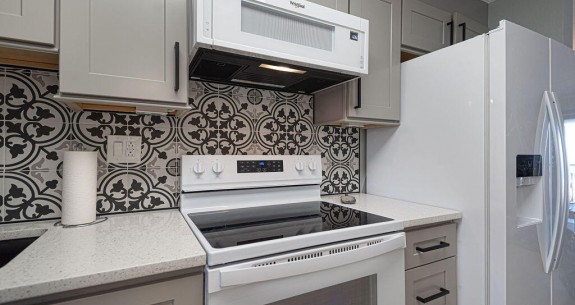 Oceanwalk 208- Kitchen