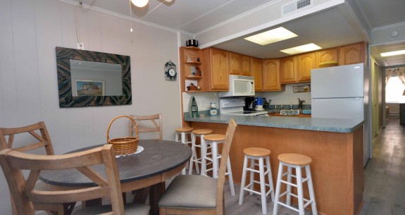 SEVENTY-ONE EAST 102-DINING AREA